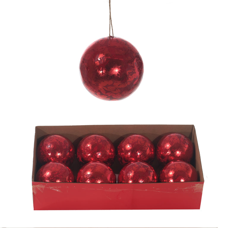 Esfera roja con hojas rojas