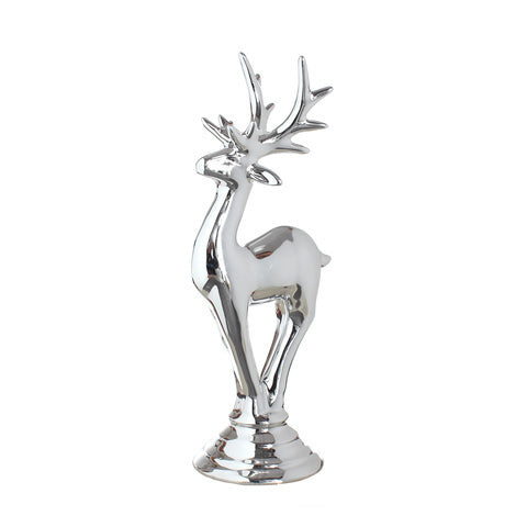 Venado plateado parado